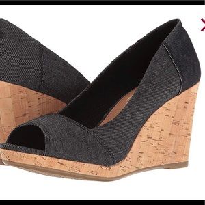 Toms Stella wedge size 7